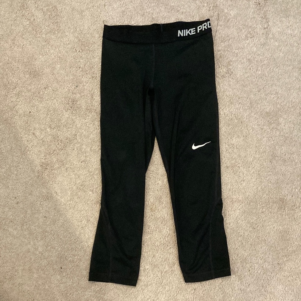 Cropped Nike Pro leggings